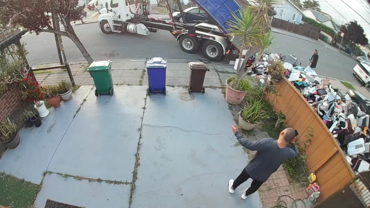“Pagaré más tarde”: No pagó contenedor y empresa le vació la basura frente a su casa en California