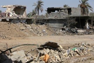 El Departamento de Defensa informó que el marino Sean P. Neal, de 19 años, murió el 23 de octubre en Bagdad.