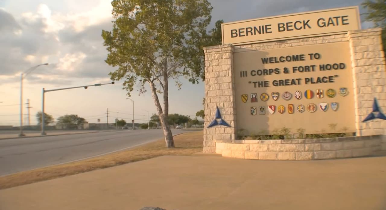 Fernandes está asignado a una unidad en la 1ª División de Caballería. El Ejército de Estados Unidos dijo el jueves que estaba pidiendo la ayuda del público para encontrarlo.
<br>
<br>El CID indicó que cualquier persona con información que pueda dar con el paradero de Fernandes que se comunique al 254-287-2722.