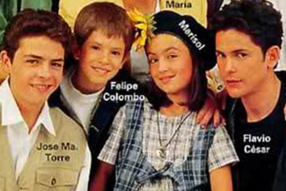 Un año después Luis de Llano le dio la oportunidad de actuar en la telenovela juvenil 'Agujetas de color de rosa'.