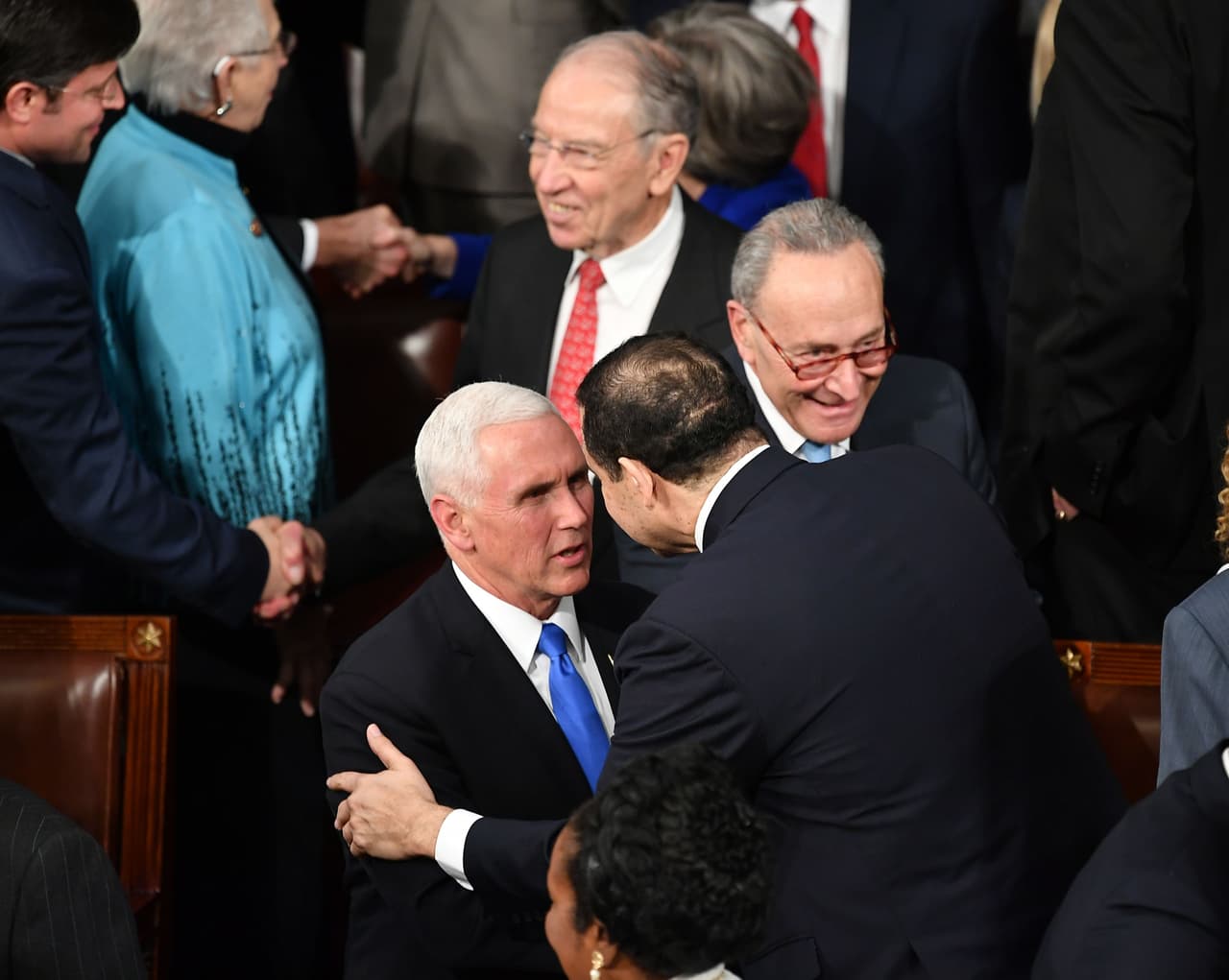 El vicepresidente Mike Pence, también presenciará el discurso de Trump desde el estrado del Congreso.