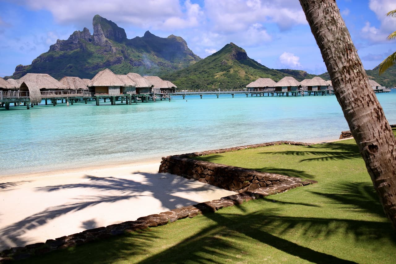 Gracias a los intrépidos paparazzi, pudimos ver el "nidito de amor" de este par de famosos.