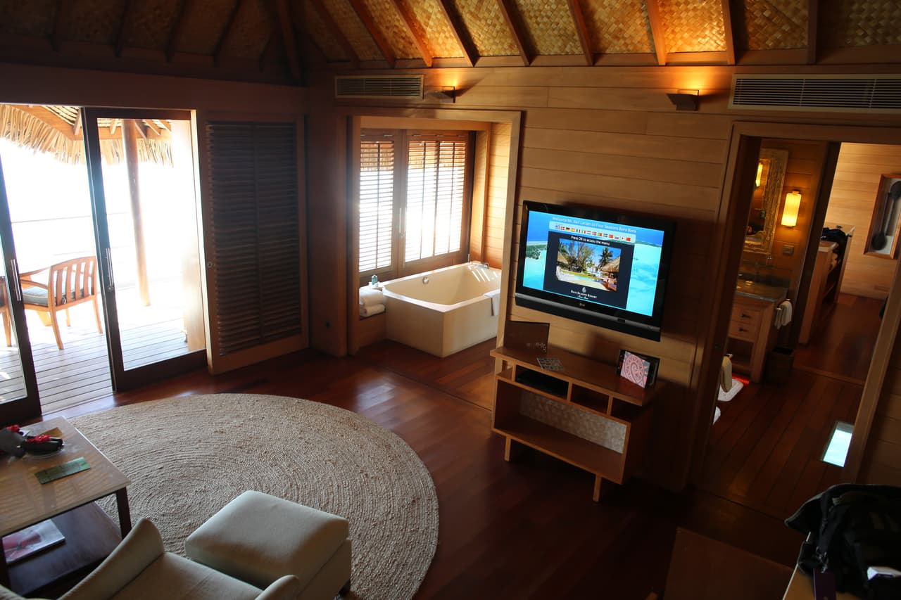 Según reportes de TMZ, Jennifer y Justin se llevaron a Courtney Cox y a Jason Bateman con sus respectivas familias incluidas.