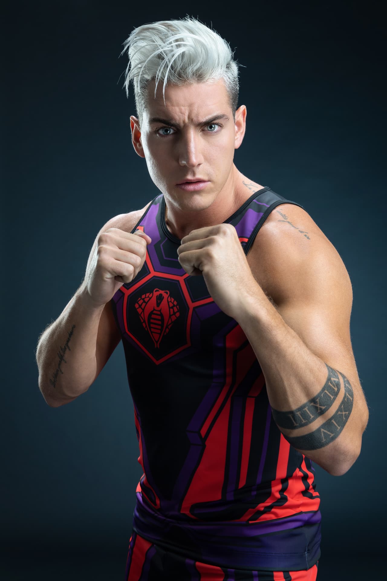 Esta contienda que se relizará completamente en vivo ha reunido a guerreros de otras latitudes del mundo, como Agustín Fernández. Apodado como 'El Seductor' del grupo, es un modelo originario de Río de la Plata, Argentina.