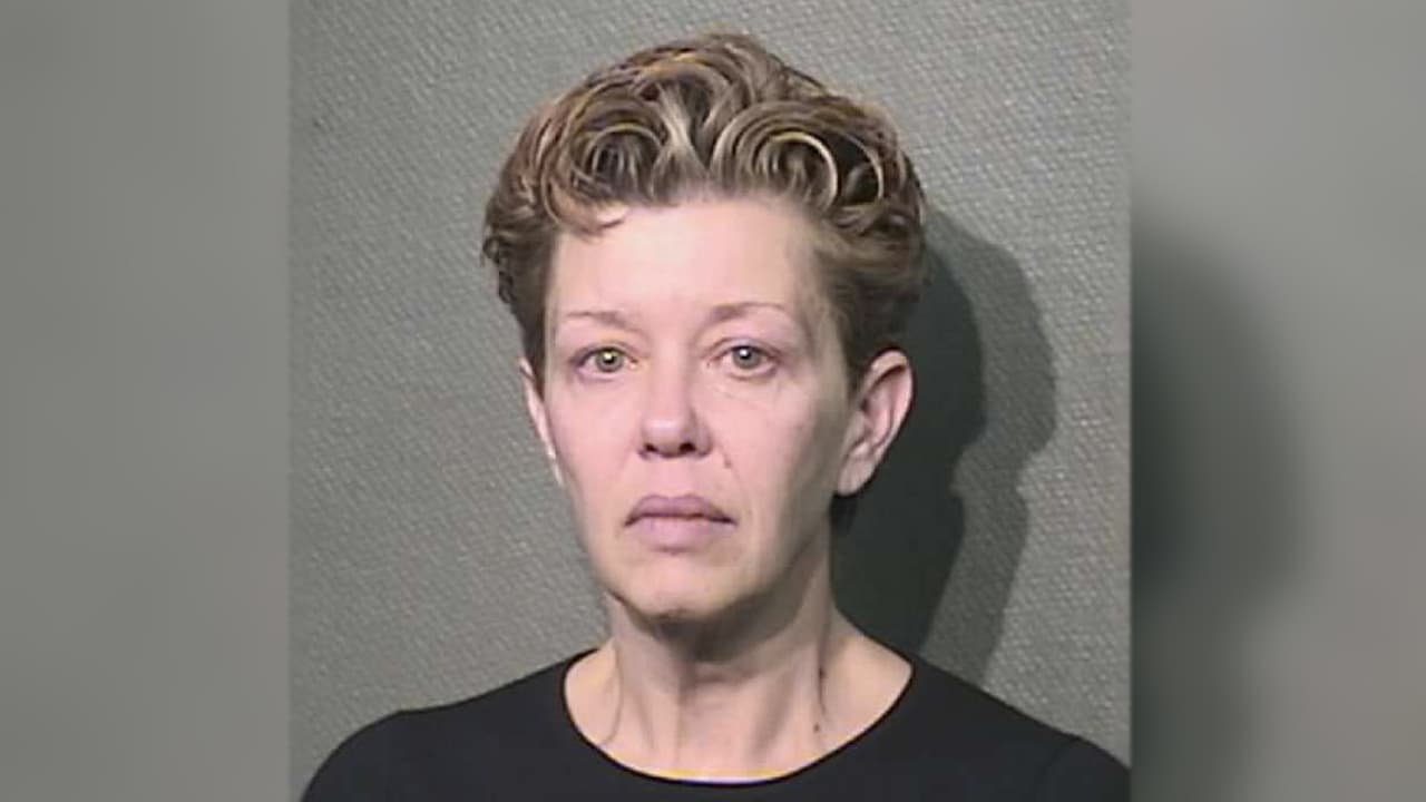 Mujer enfrenta cargos por publicar una ‘oferta sexual’ en Craiglist a nombre de supuesta amante de su esposo 