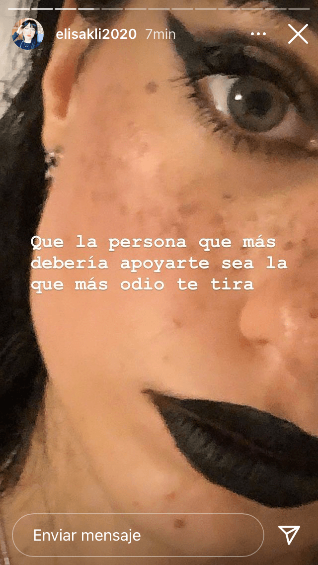 Luego, publicó este otro, lamentando que "la persona que más debería apoyarte, sea
<b><a href="https://www.univision.com/famosos/cynthia-klitbo-confiesa-que-su-hija-de-12-anos-ya-tiene-novio-fotos" target="_blank">la que más odio te tira</a></b>".
<br>