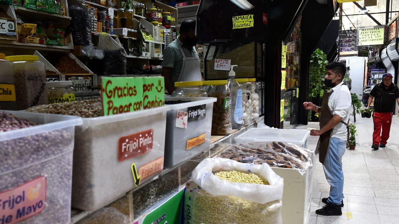 <b>En video | </b>La acelerada inflación se extiende más allá de EEUU. Este es el panorama económico en México.