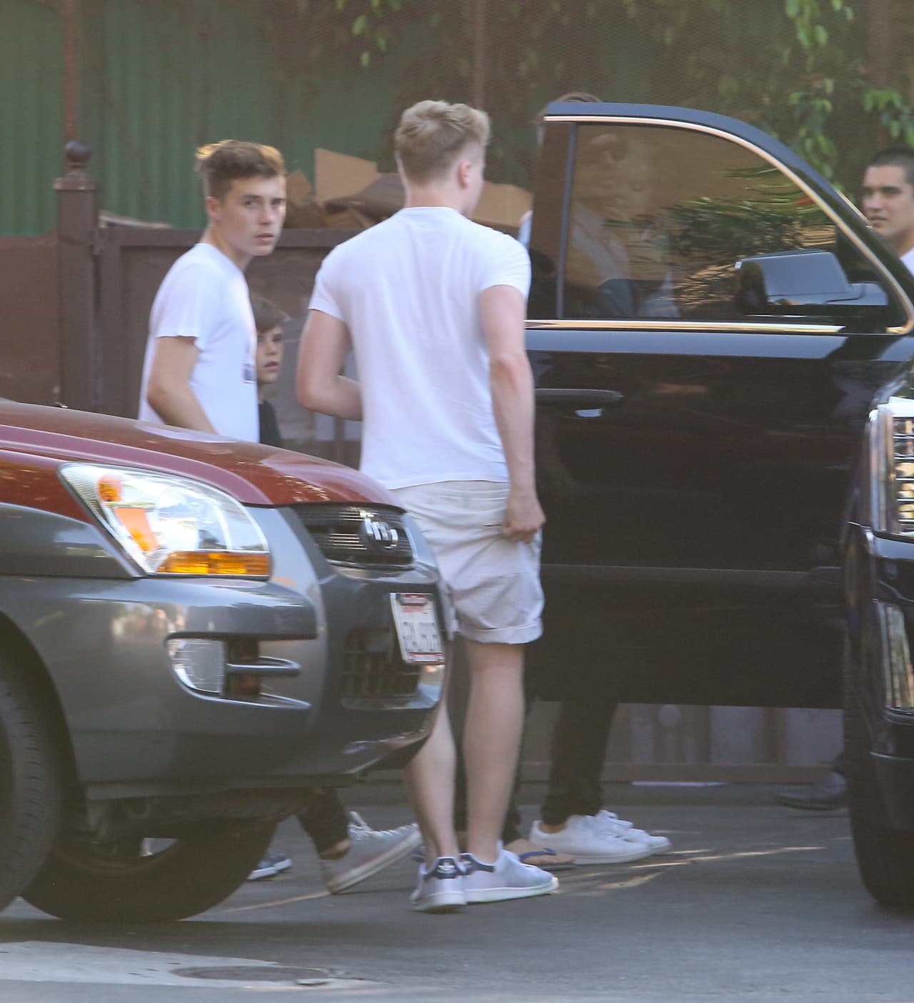 El séquito cuidó a su pequeña princesa en todo momento.