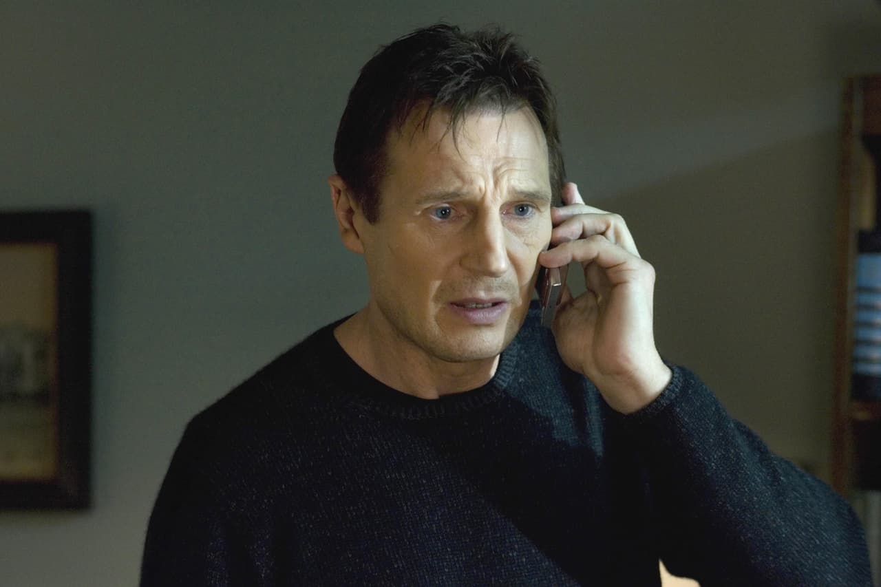 Bryan Mills (Liam Neeson) es un agente de la CIA que sale del retiro.