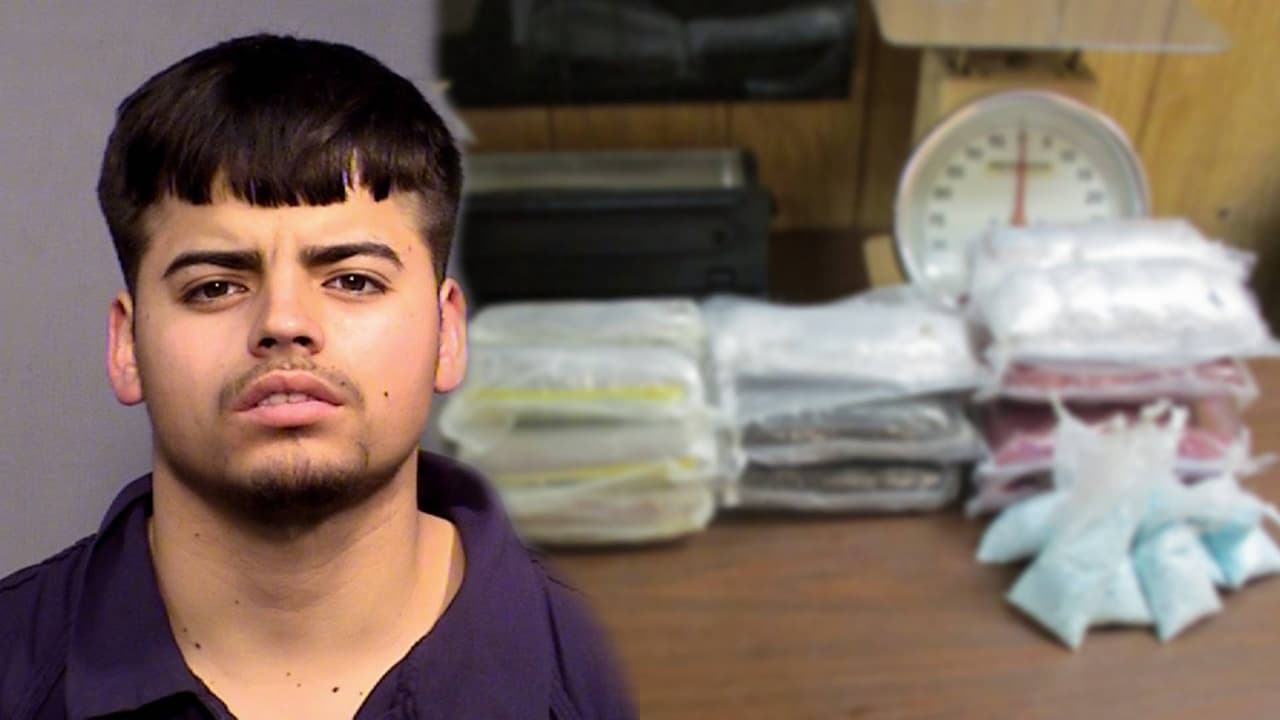 Jairo Castillo, de 21 años, fue arrestado y fichado en la cárcel del condado de Coconino por cargos que incluyen el
<i>transporte de un narcótico para la venta y el transporte de marihuana para la venta.</i>