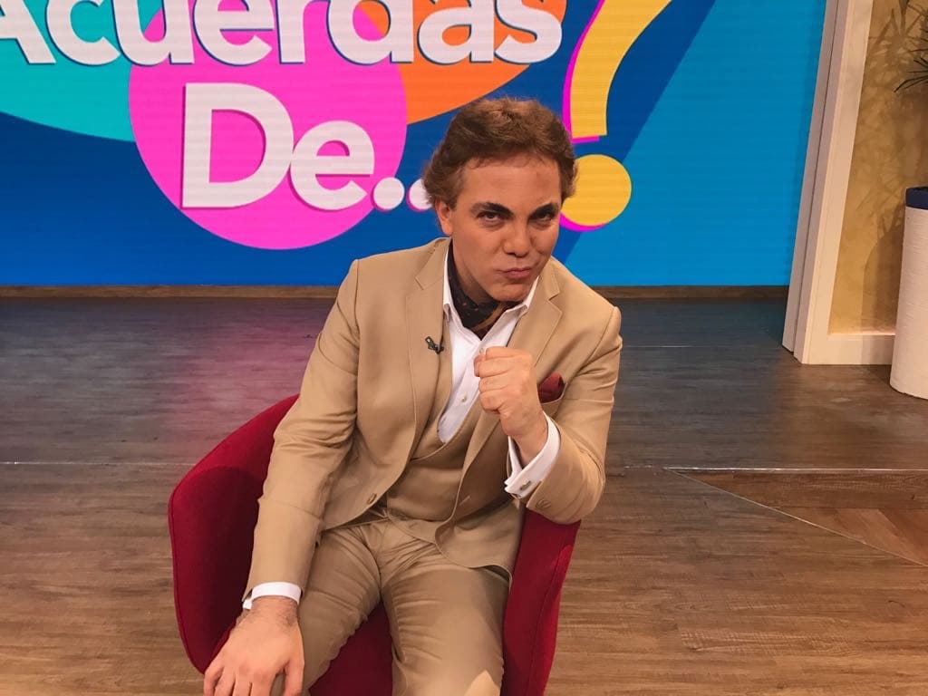 Y lo invitamos a acordarse de todo, hasta de la polémica foto 'con saiote'.