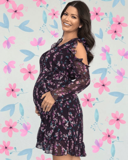 Nuestra conductora está en la semana 22 de su embarazo. El bebé que lleva en la pancita está creciendo mucho.