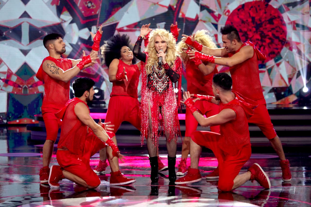 Yuri llegó al show acompañada de su pareja, Rodrigo Espinoza, y de su hija adoptiva, Camila.