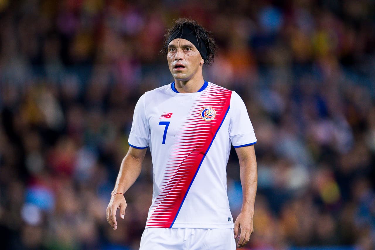 El costarricense Christian Bolaños sufrió una fractura de tobillo y está en duda para el Mundial