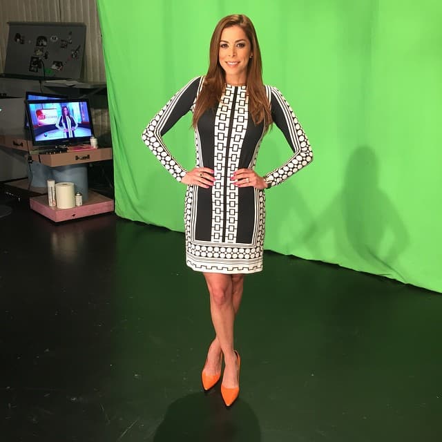 Nuestra querida presentadora se encarga de mostrarnos sus mejores 'looks'.