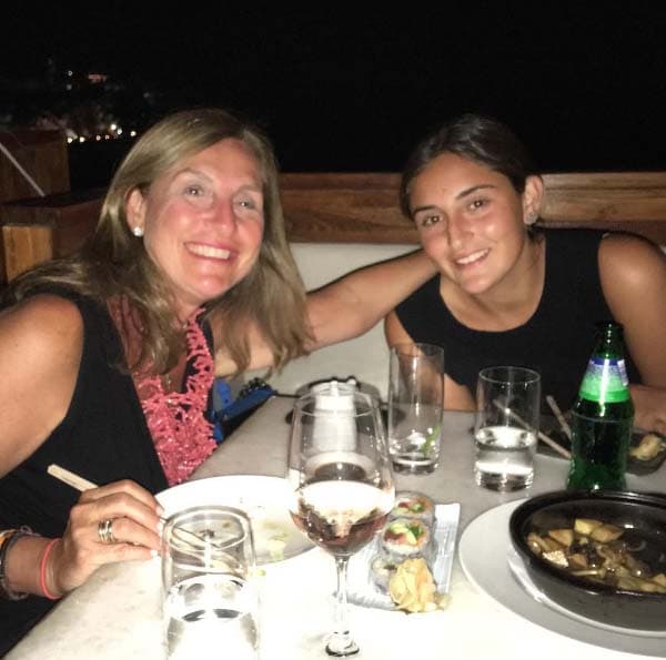 Mily y Mía son fanáticas de la comida.