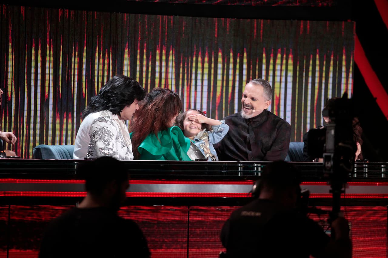 Danna le pidió a Verónica Castro que la enseñara a llorar, le pintó una carita feliz a una persona del público, bailó reaggetón con su mamá, anotó un gol...