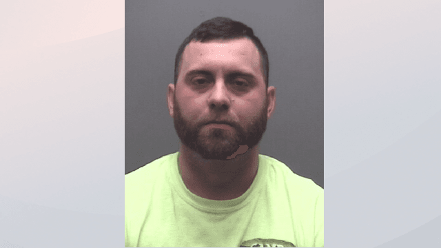 Nicholas Ryan Aguayo López
<br>2445 Walnut Ridge Rd., Randleman NC
<br>Tráfico de Cocaína, Conspiración de tráfico de cocaína 
<br>