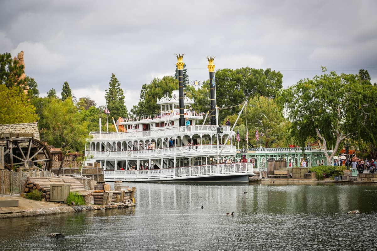 A la espera de su segundo hijo, María Esther pasó un adorable rato con su hermosa hija y su esposo desde el lugar más feliz del mundo.