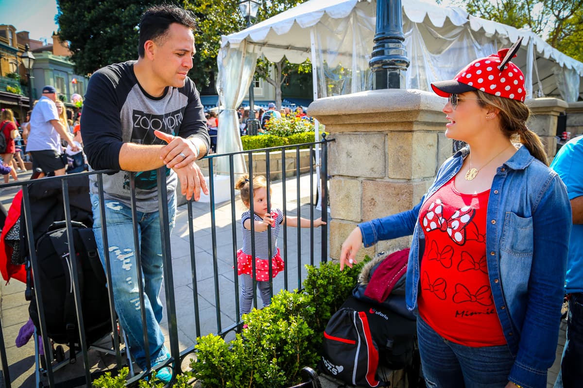 A la espera de su segundo hijo, María Esther pasó un adorable rato con su hermosa hija y su esposo desde el lugar más feliz del mundo.