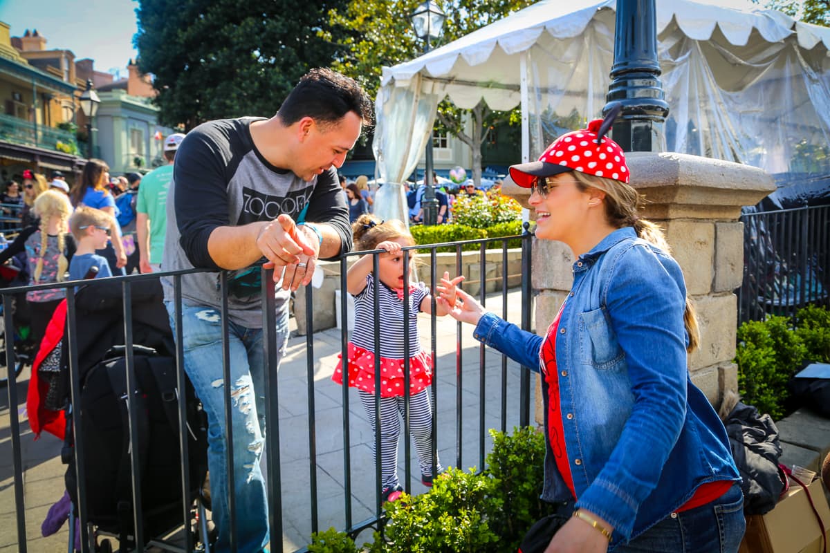 A la espera de su segundo hijo, María Esther pasó un adorable rato con su hermosa hija y su esposo desde el lugar más feliz del mundo.