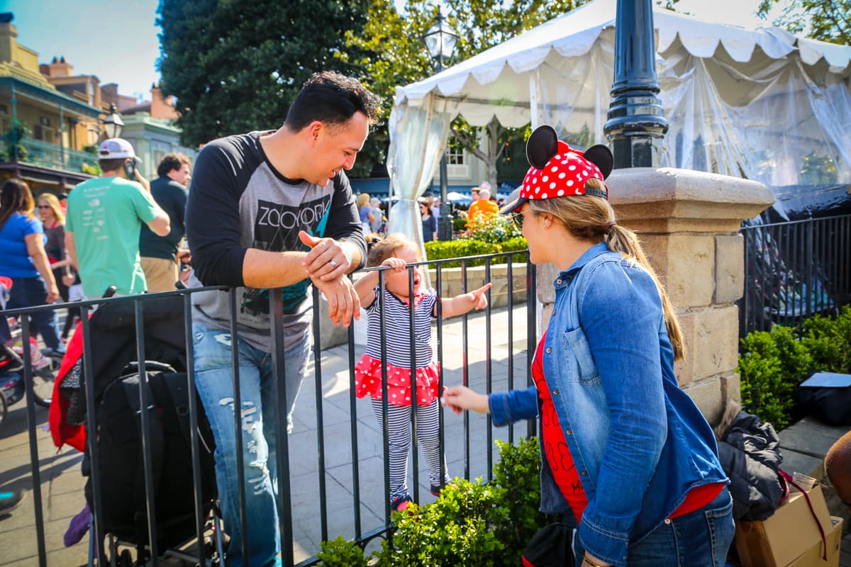 A la espera de su segundo hijo, María Esther pasó un adorable rato con su hermosa hija y su esposo desde el lugar más feliz del mundo.