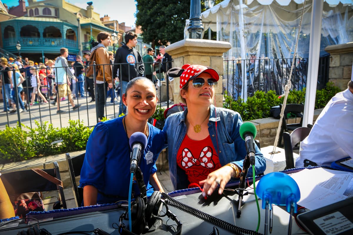 A la espera de su segundo hijo, María Esther pasó un adorable rato con su hermosa hija y su esposo desde el lugar más feliz del mundo.