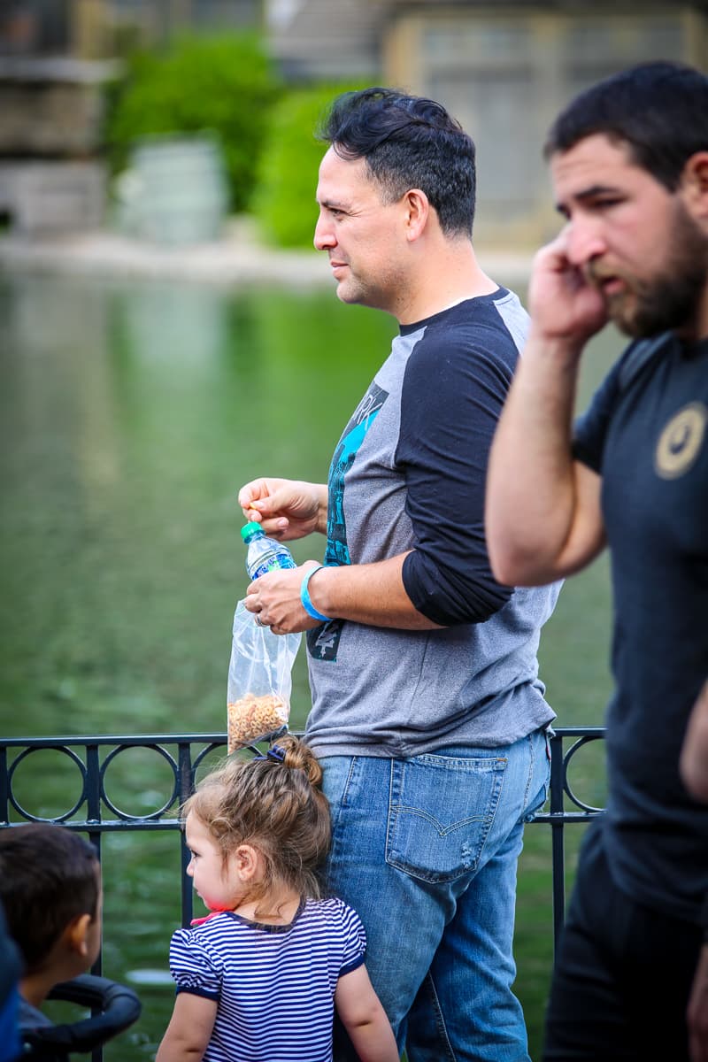 A la espera de su segundo hijo, María Esther pasó un adorable rato con su hermosa hija y su esposo desde el lugar más feliz del mundo.