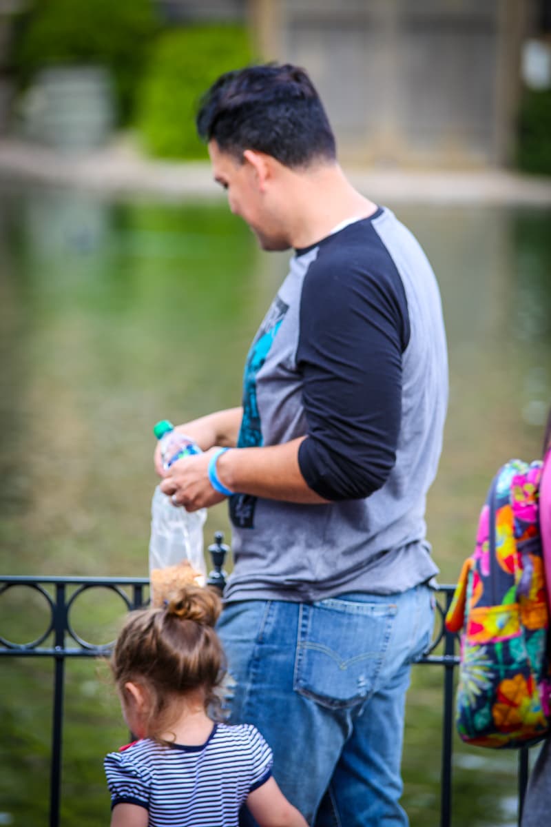 A la espera de su segundo hijo, María Esther pasó un adorable rato con su hermosa hija y su esposo desde el lugar más feliz del mundo.
