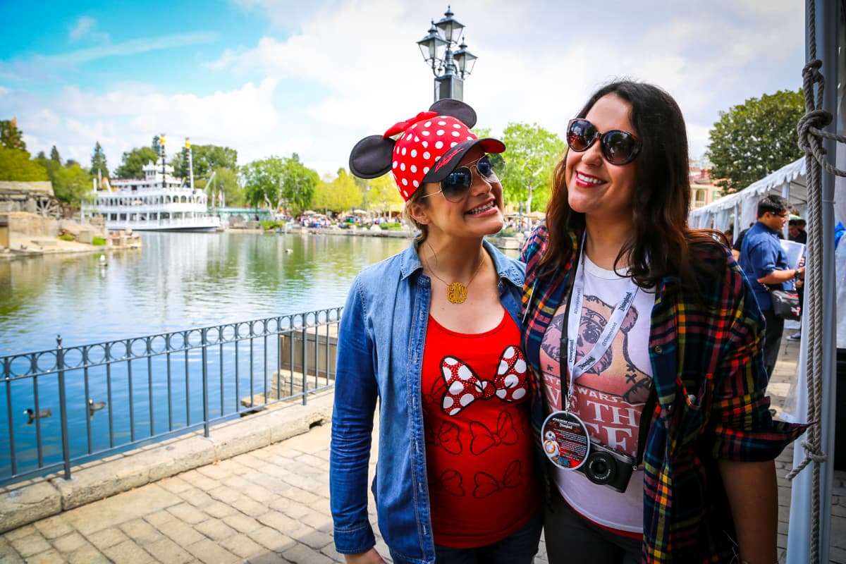 A la espera de su segundo hijo, María Esther pasó un adorable rato con su hermosa hija y su esposo desde el lugar más feliz del mundo.