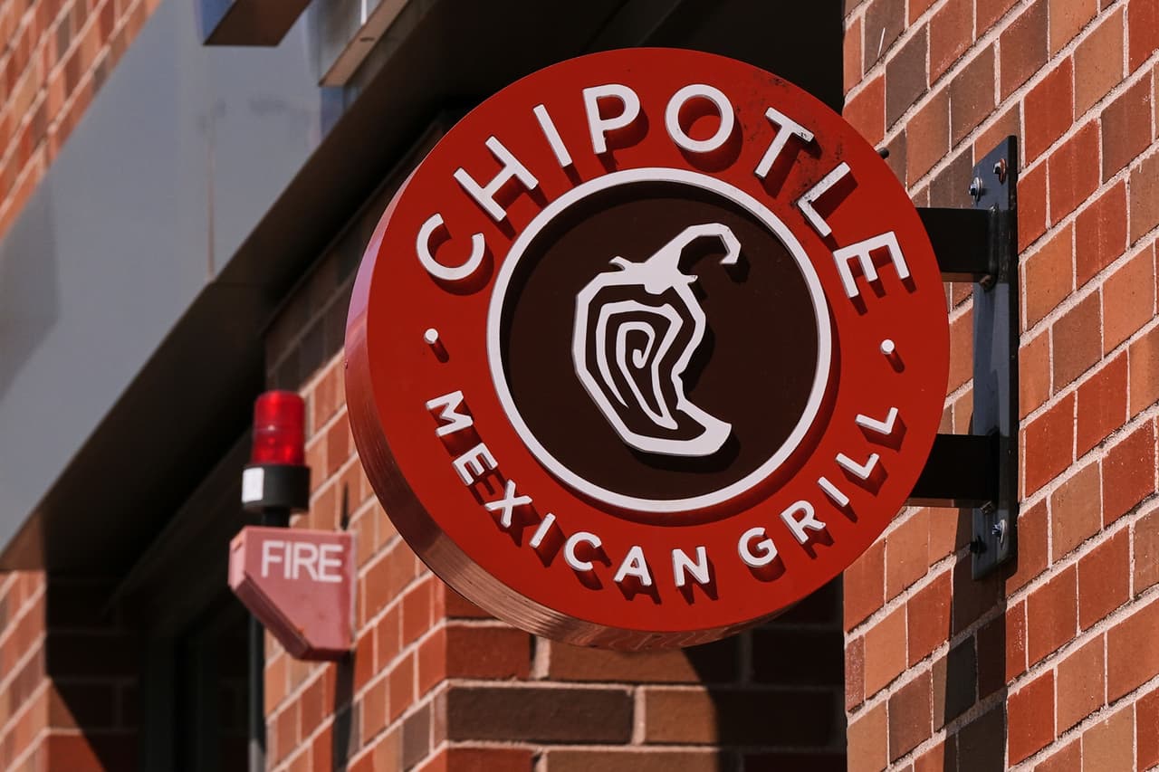 Chipotle retira jalapeños de algunos restaurantes por posible vínculo con brote de salmonela