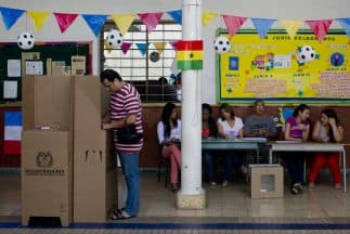 Arrancaron las elecciones en Colombia.