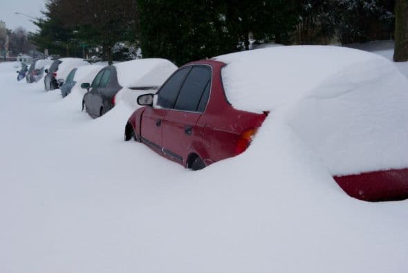 Las oficinas del gobierno federal en Washington DC amanecieron cerradas el jueves como medida de prevención por las enormes cantidades de nieve acumuladas.