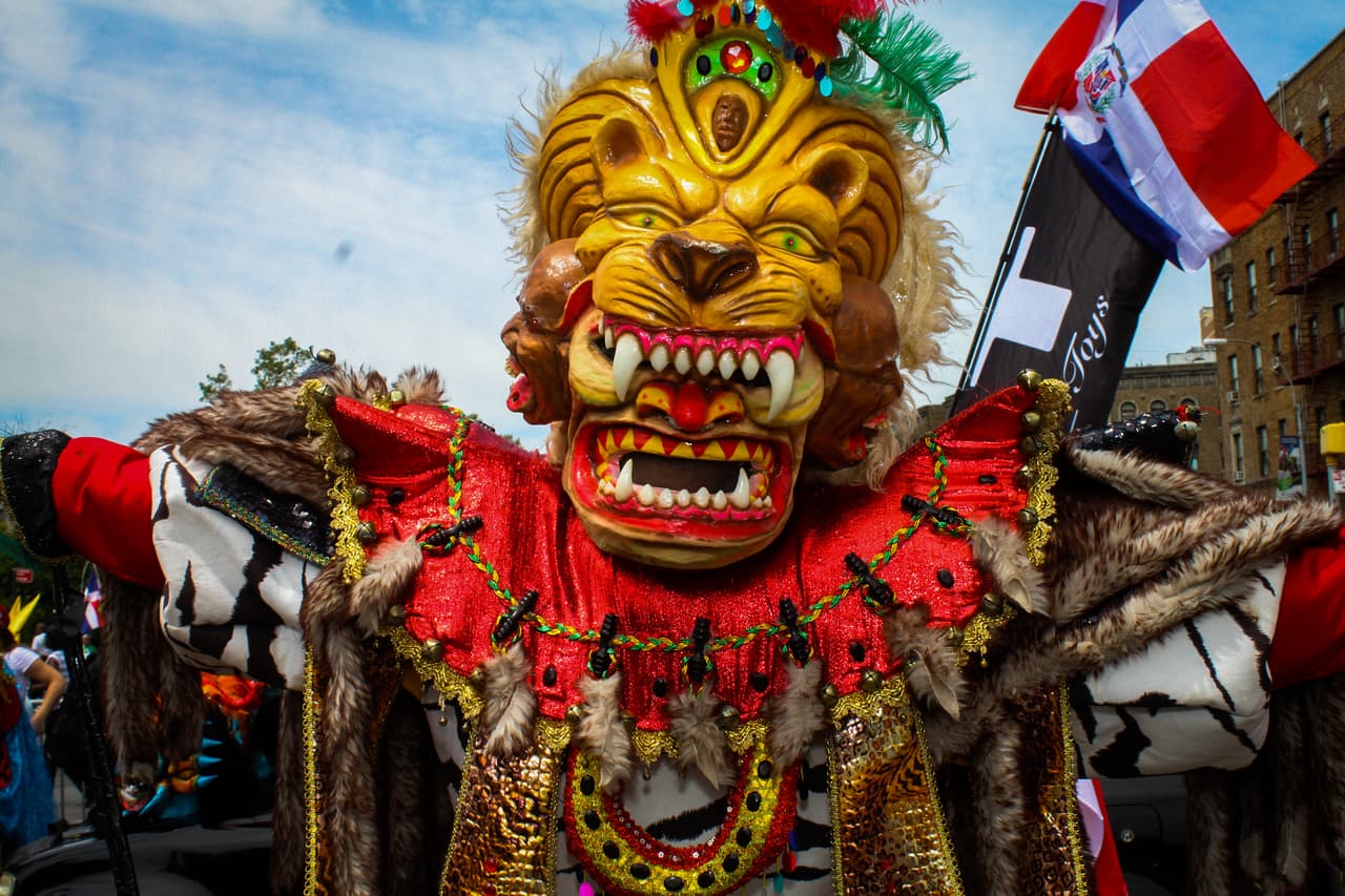 La música, la alegría y el orgullo dominicano fueron los protagonistas del vigésimo séptimo Desfile Dominicano en el Bronx.