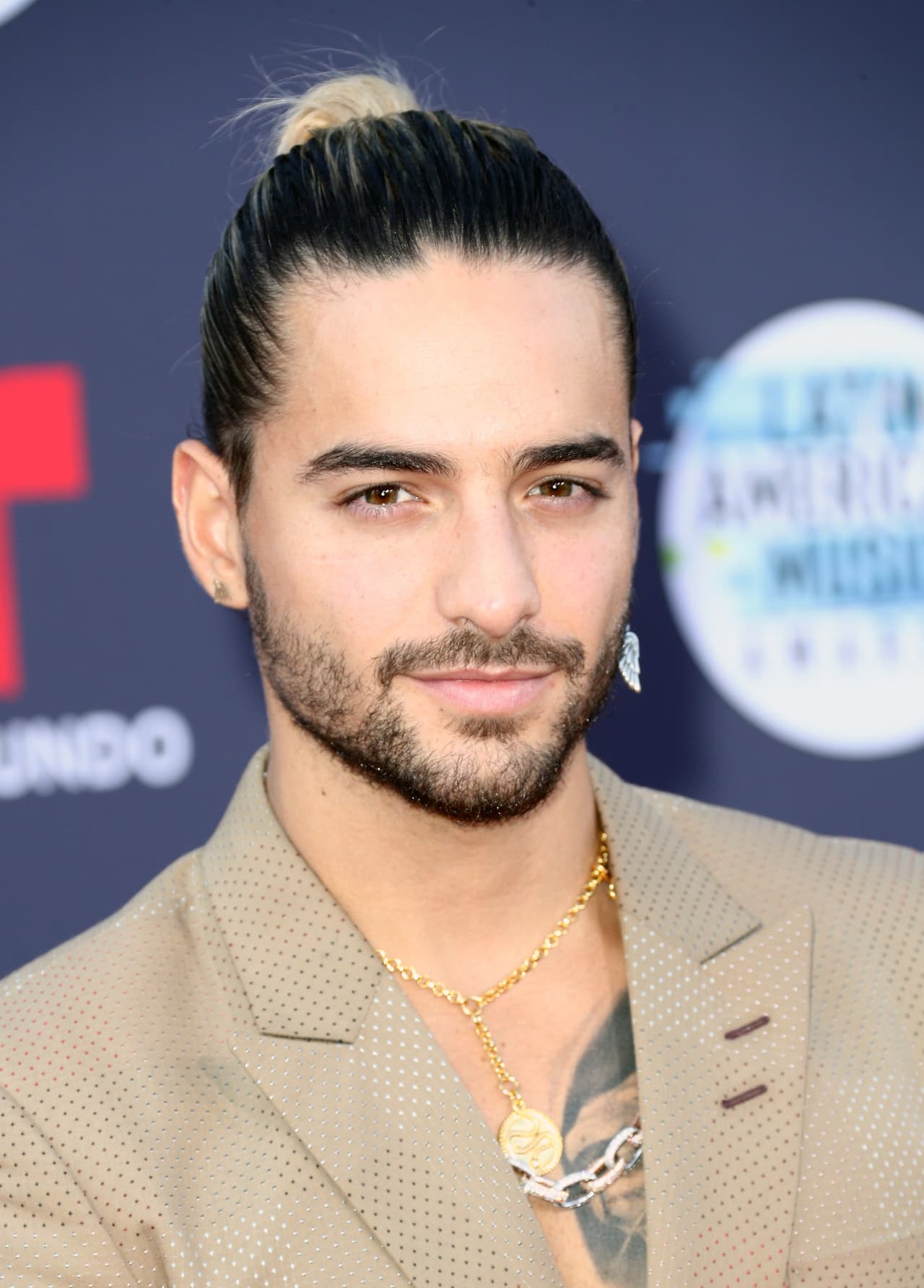 Fue en el tiempo que estaba la controversia de ‘Cuatro babys’ y ‘Felices los 4’. "La mayoría de la gente es de mente muy cerrada… Cuando uno canta este tipo de canciones no quiere decir que uno sea eso”, recordó el cantante.
<br>