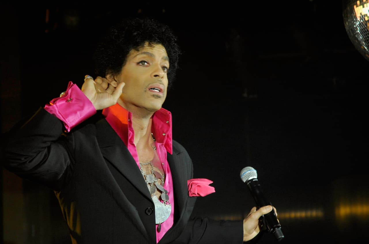 Mira la sorprendente carta que Prince le escribió a una fan en 1984