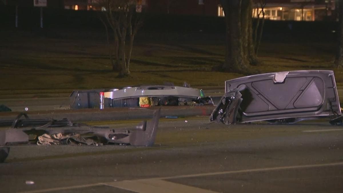 Aparatoso choque entre tres vehículos dejó tres muertos y dos heridos, entre ellos un bebé de 13 meses de edad en Forest Park.