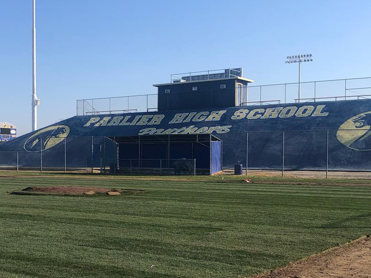 Cierran dos escuelas en Parlier como medida preventiva frente a propagación del coronavirus