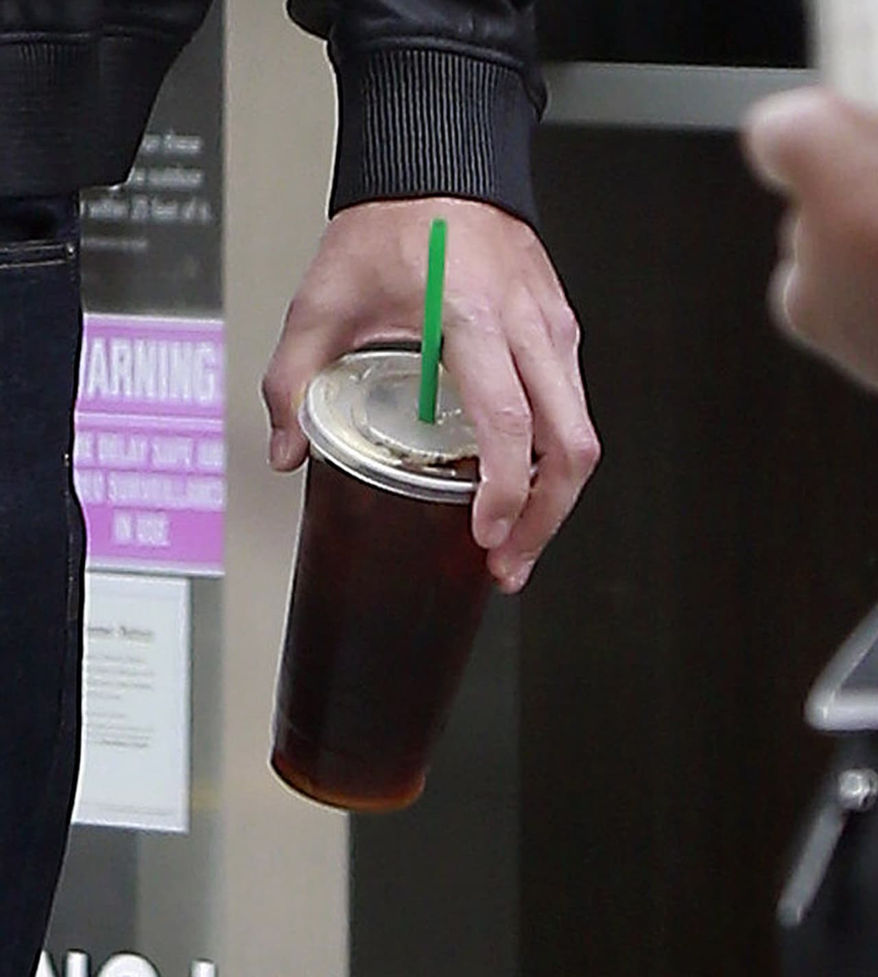 El actor ya no usa su argolla matrimonial.