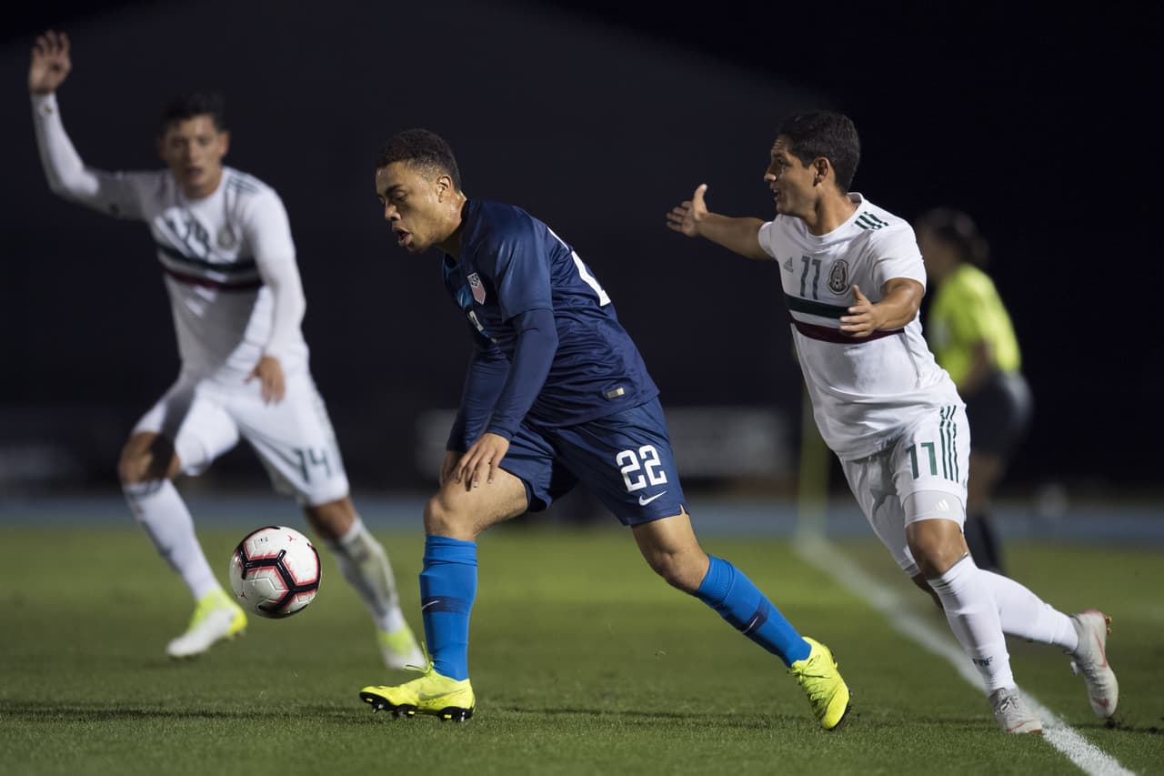 Y esto empezó a generarle confianza a los estadounidenses, quienes aprovechándose de la desconcentración del Tri Sub 20, adelantaron líneas y frecuentaron con más ahínco el área mexicana.