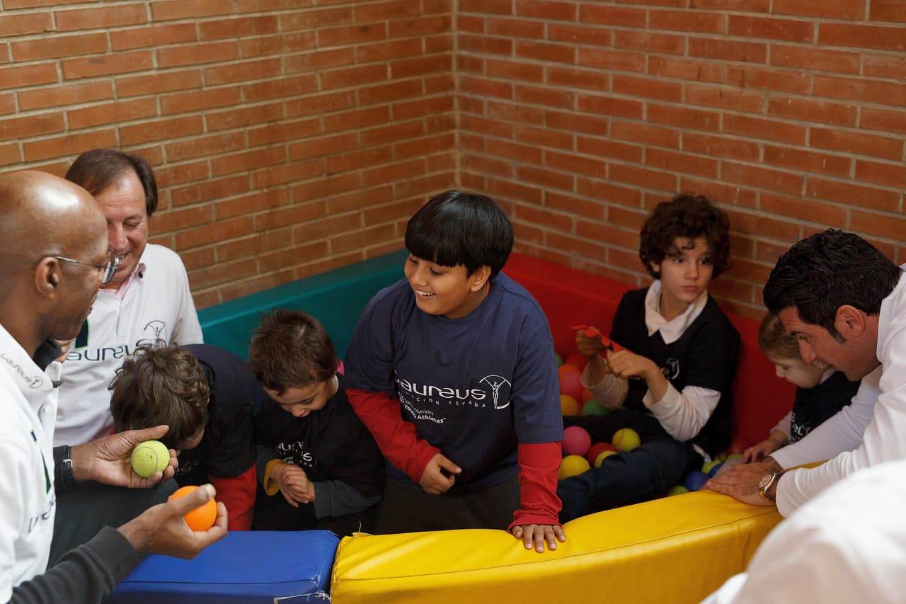 ¿Cuál es el tratamiento más recomendable para los niños que padecen de déficit de atención e hiperactividad?