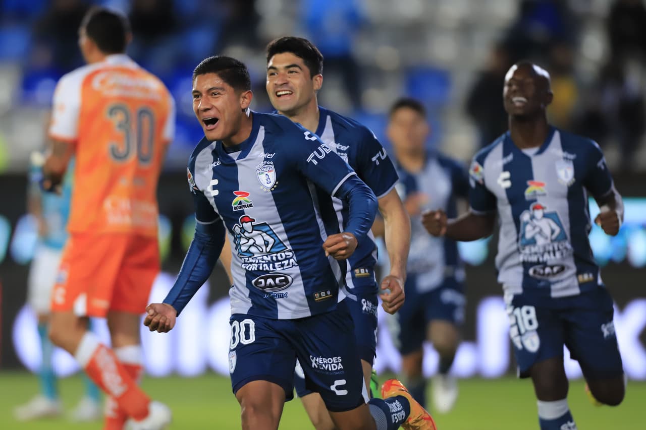 Con gol de último minuto el Pachuca derrotó al León en un encuentro que representó el debut de la 'Chofis' López con los Tuzos.
