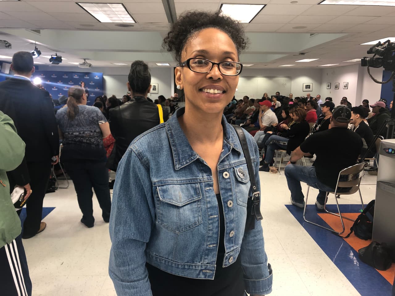 <b>Kajun Simo, Grand Groove Unlimited Radio</b>
<br>
<br>“El problema es que no hay fondos para las escuelas y los programas de verano. ¿A dónde pueden ir nuestros jóvenes en el verano? Hay pandilleros ahí afuera y los jóvenes necesitan un lugar seguro en el cual estar”.