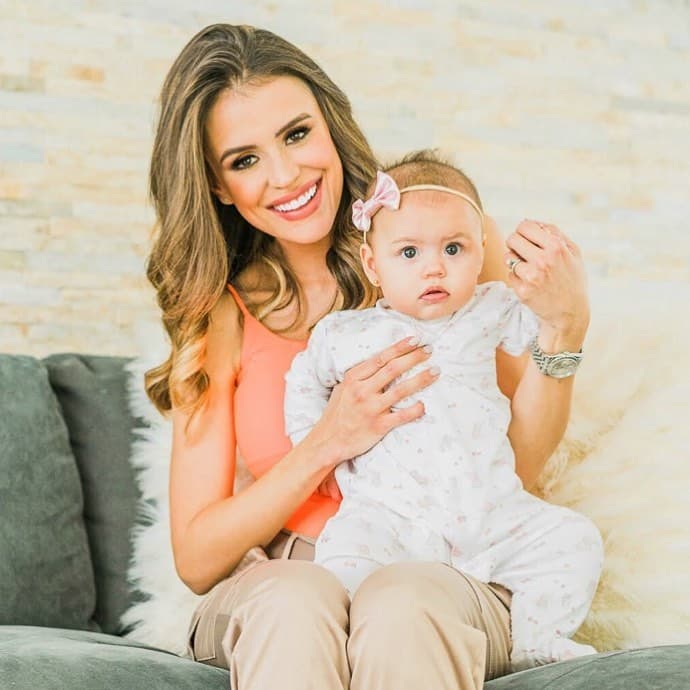 Con gran emoción, todos en el show recibieron la noticia de la llegada de Chloé Sophia, hija de Carolina Sarassa, en el mes de febrero.