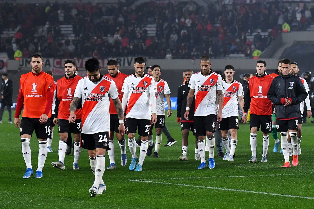 River Plate fue eliminado tras empatar 0-0 ante Vélez en el Estadio Monumental y perder la ida de los Octavos de Final por 1-0.