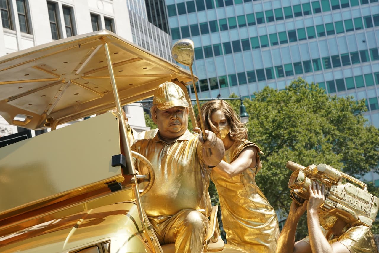 Está grabada como homenaje al "45º Presidente de los Estados Unidos Donald Trump...