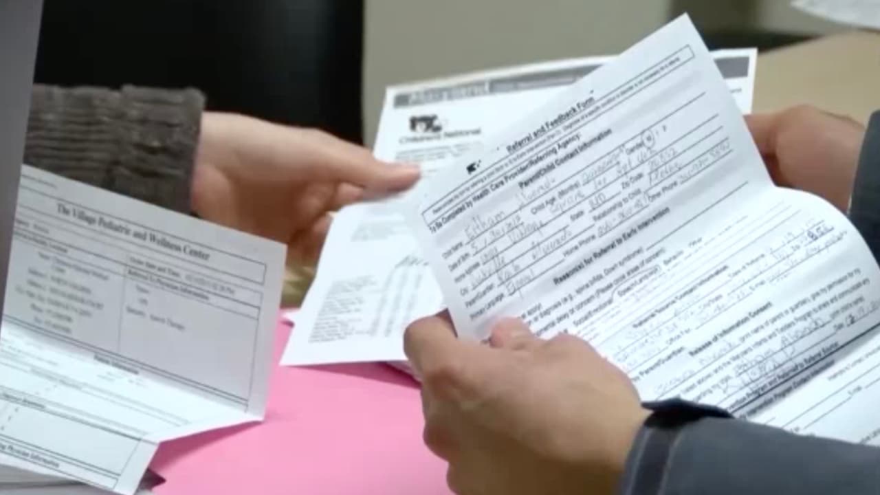 Cómo afectará la decisión del juez de pausar el 'parole in place' a los solicitantes de este beneficio