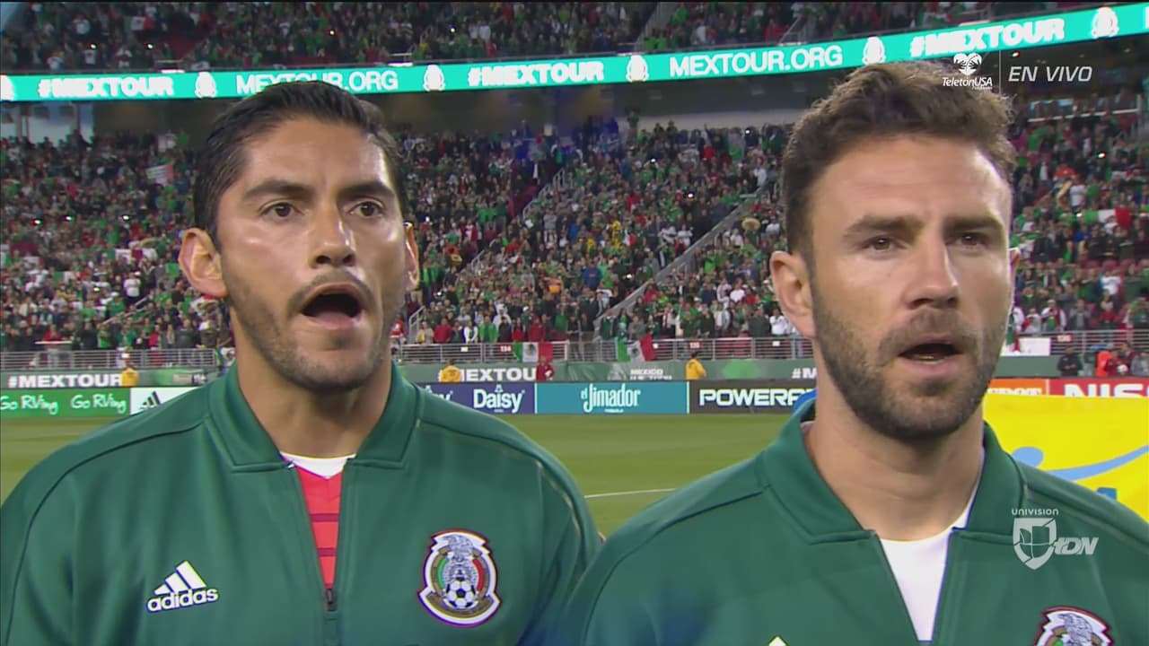Estremecedor momento: la afición canta a todo pulmón el himno mexicano en el Levi’s Stadium