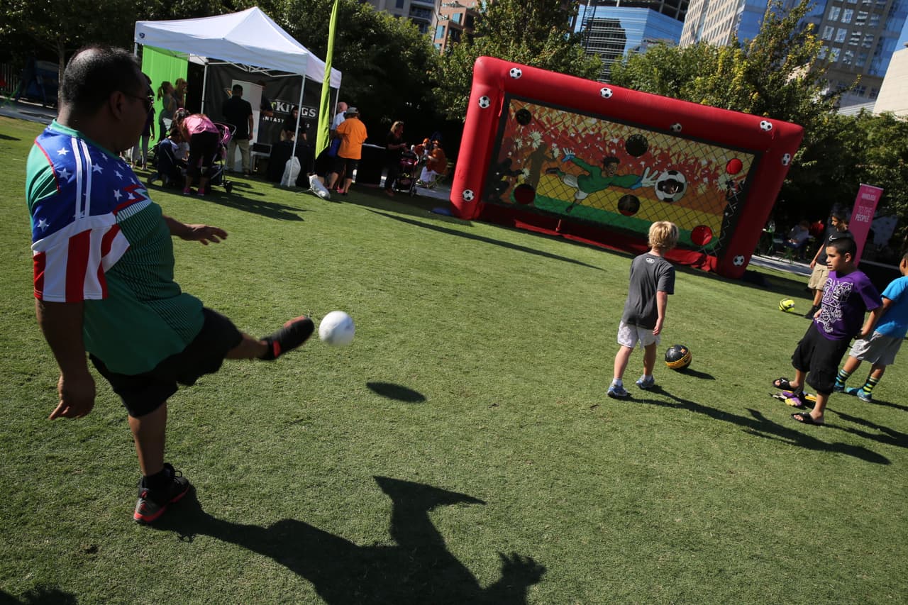Miles disfrutaron al aire libre del partido México vs Estados Unidos