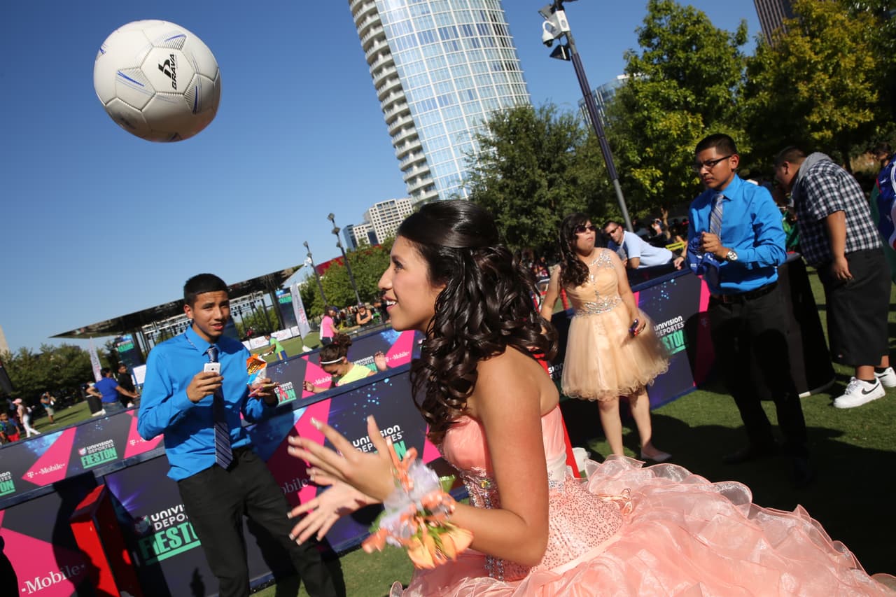 Miles disfrutaron al aire libre del partido México vs Estados Unidos